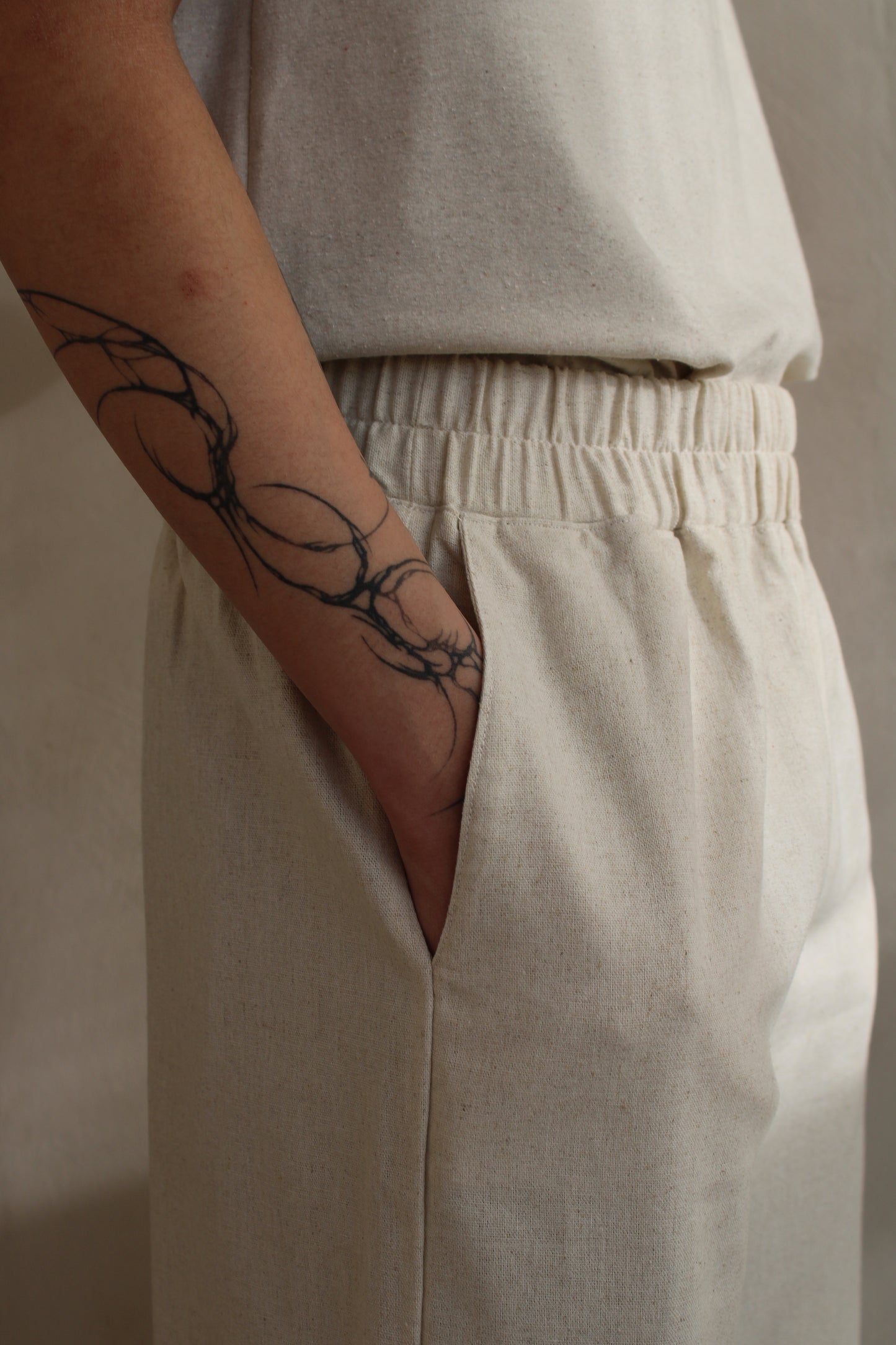 Trousers sand
